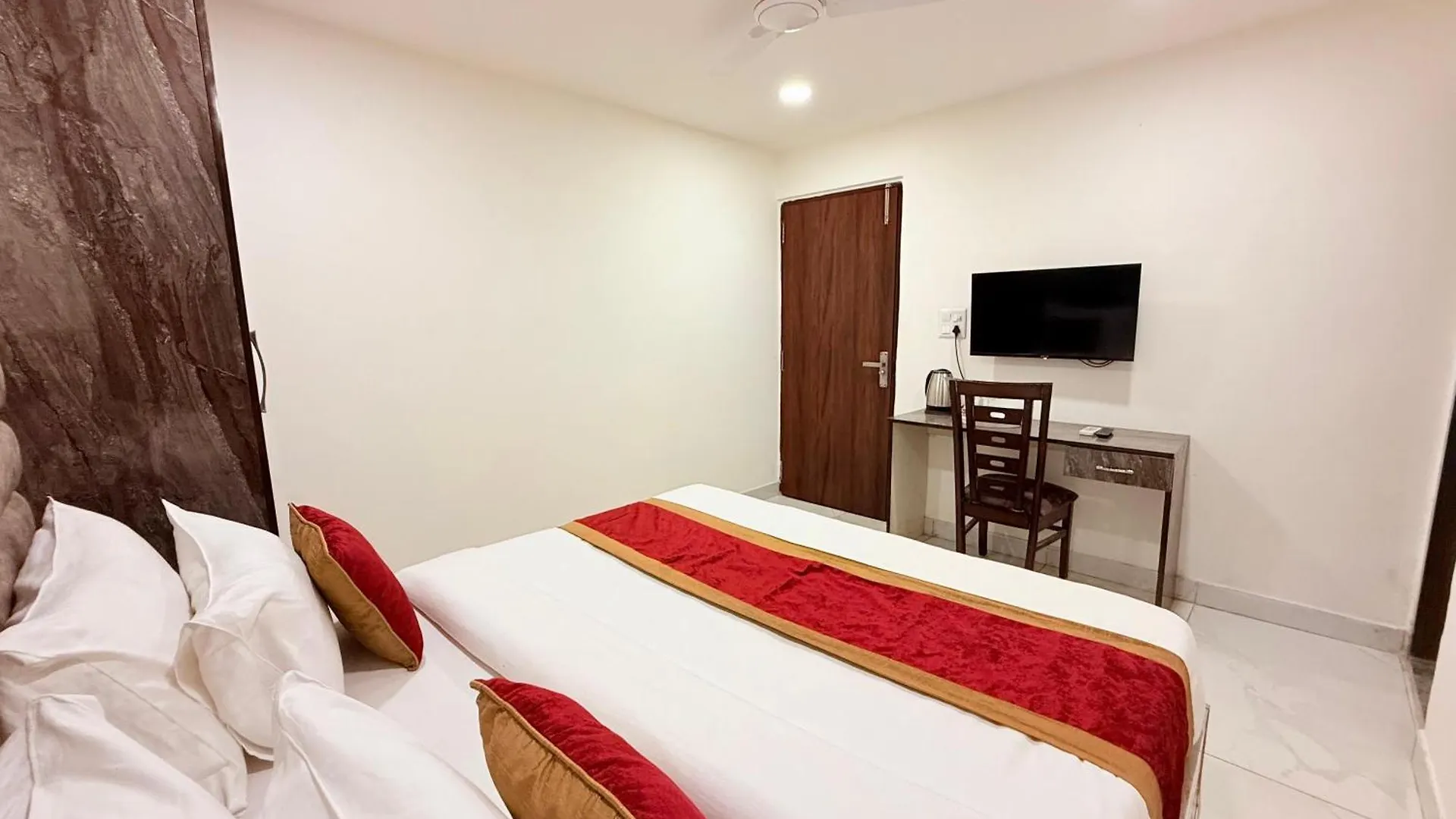 Hotel Airport Near Yashobhumi New Delhi
