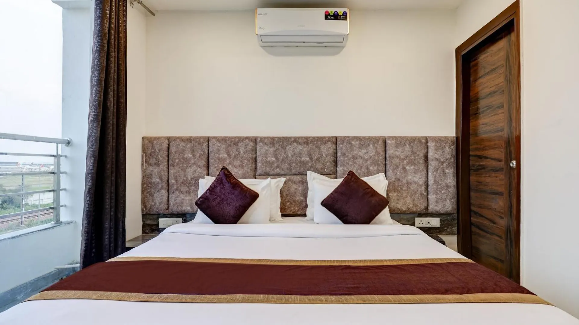 Hotel Airport Near Yashobhumi New Delhi India