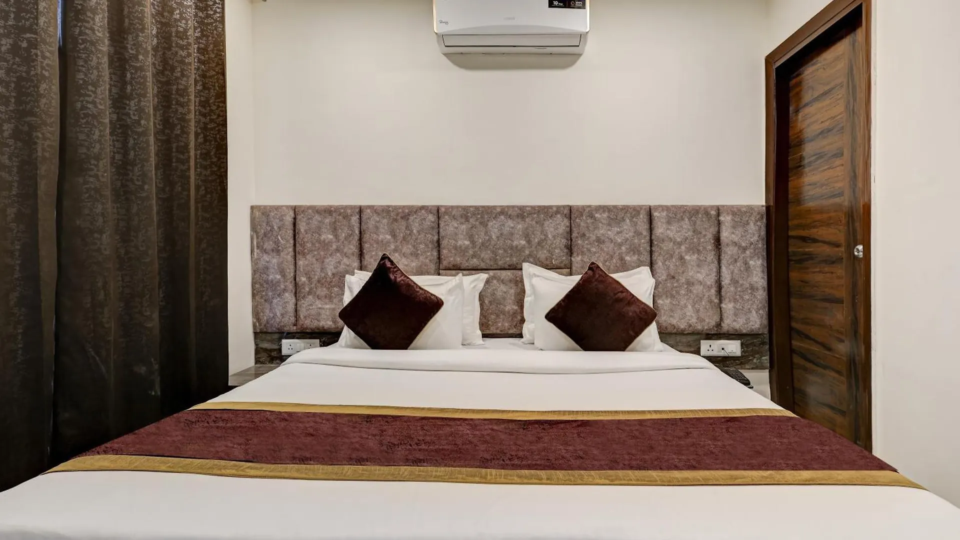 Hotel Airport Near Yashobhumi New Delhi