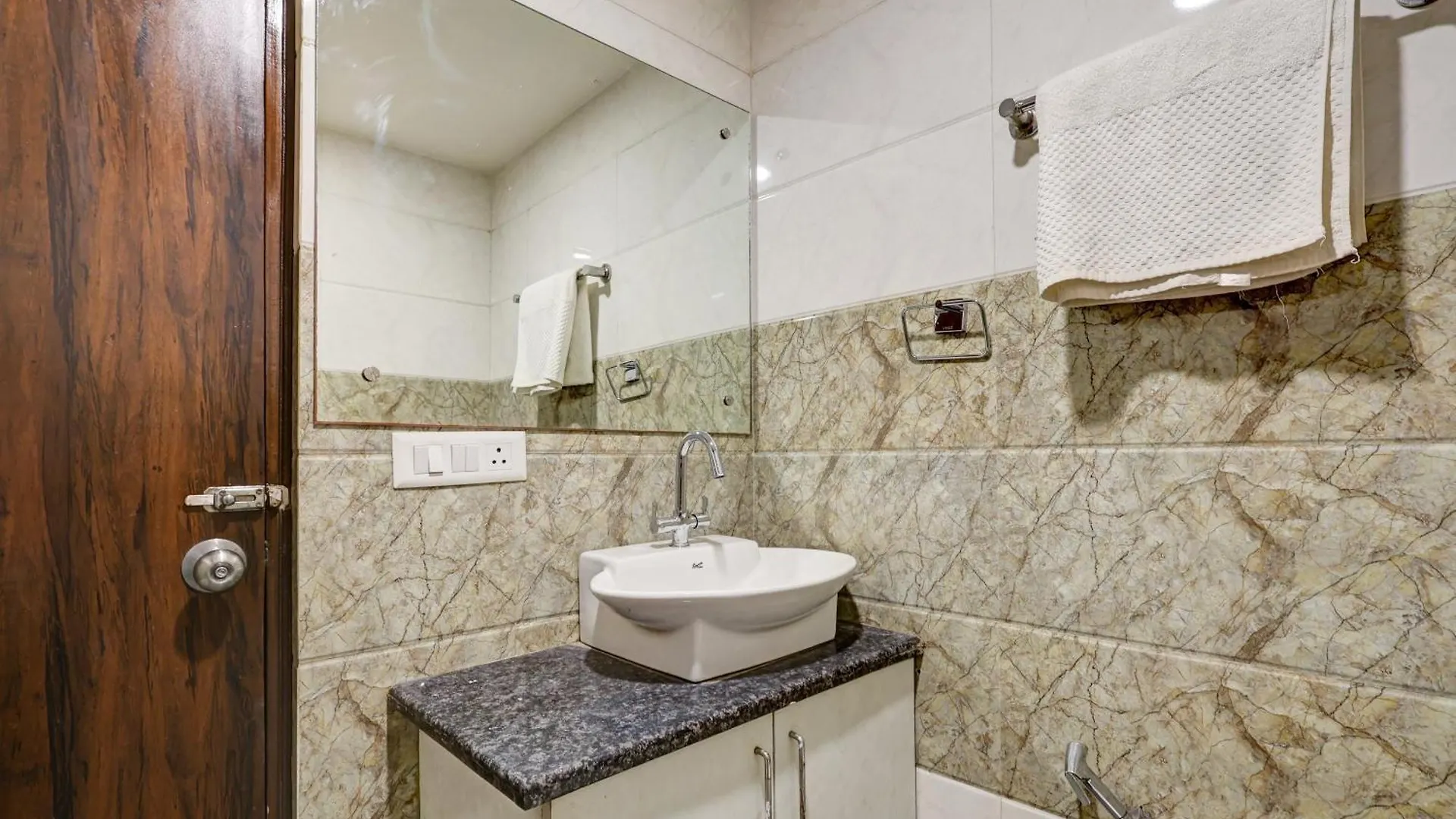 Hotel Airport Near Yashobhumi New Delhi