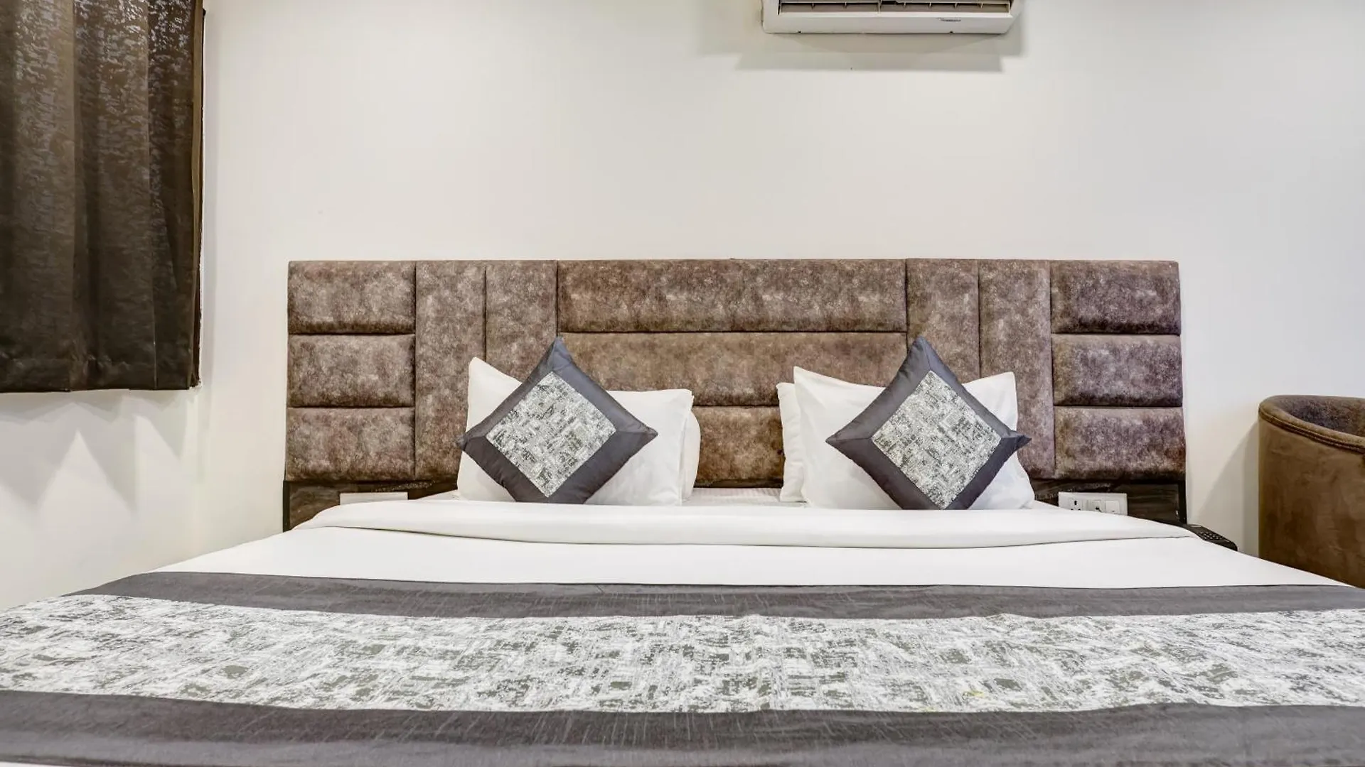 Hotel Airport Near Yashobhumi New Delhi