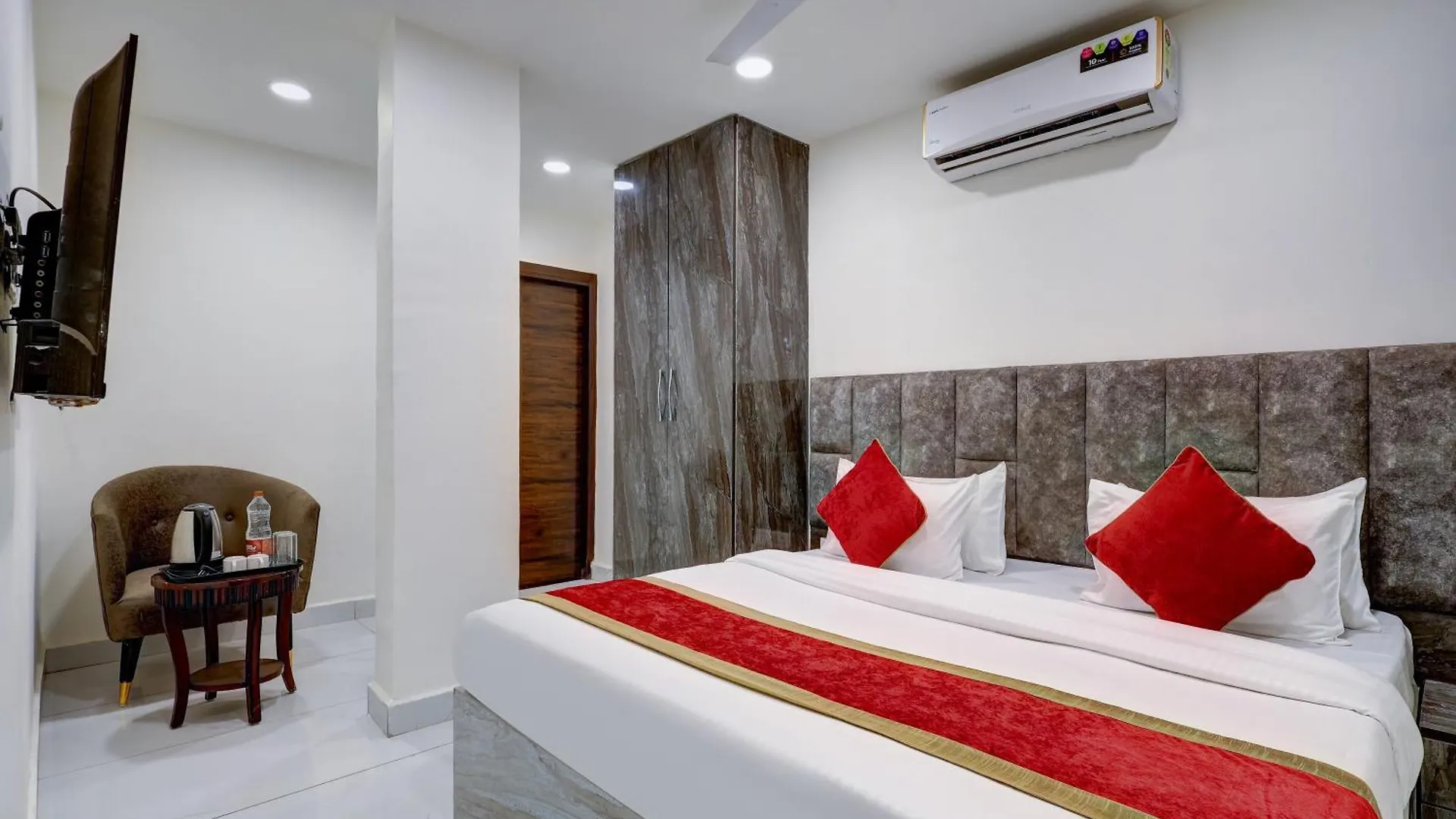 ***  Hotel Airport Near Yashobhumi New Delhi India