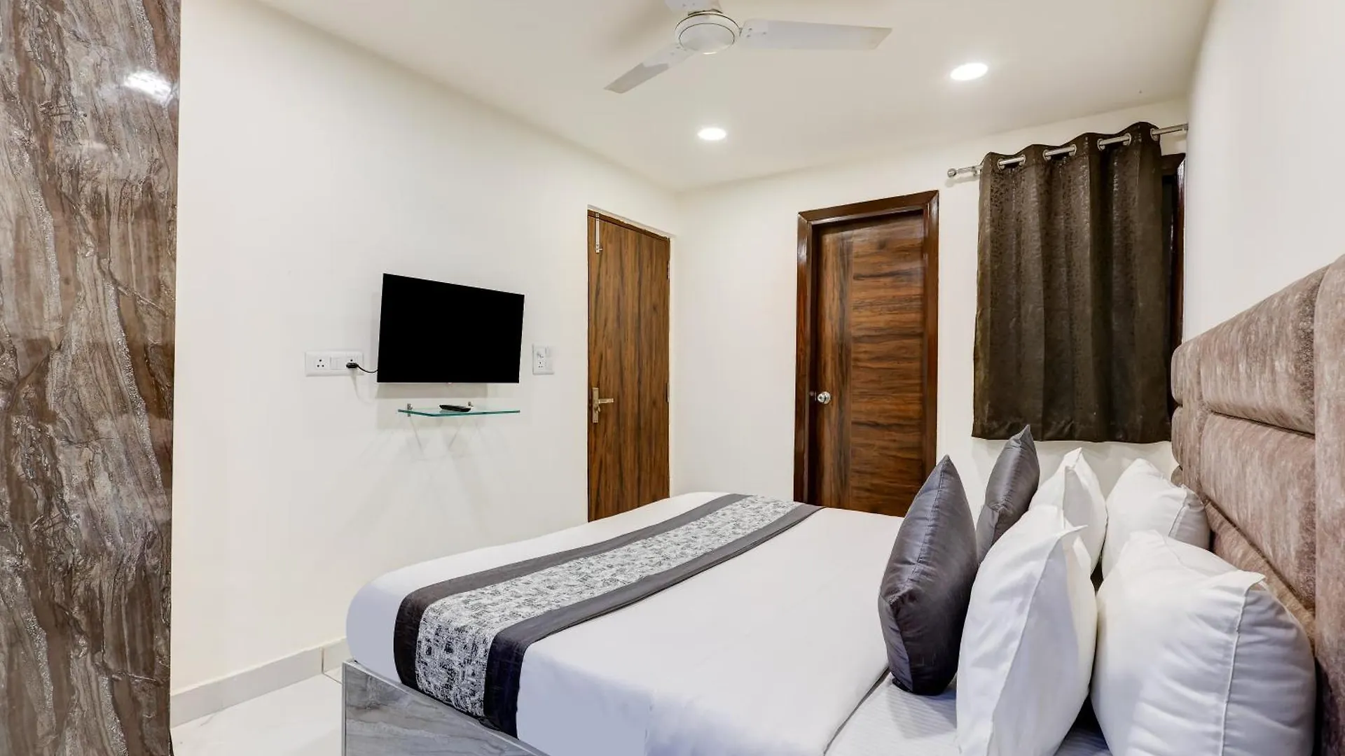 ***  Hotel Airport Near Yashobhumi New Delhi India