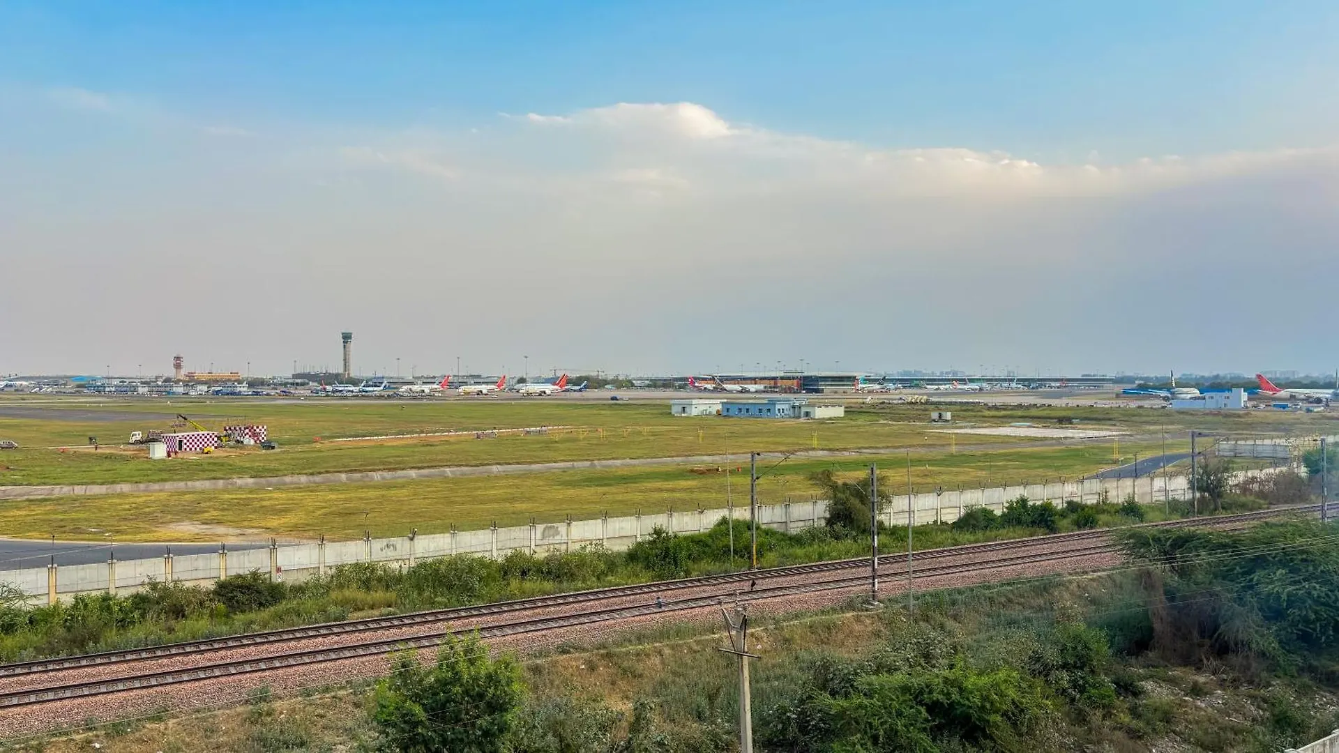 Hotel Airport Near Yashobhumi New Delhi 3*,