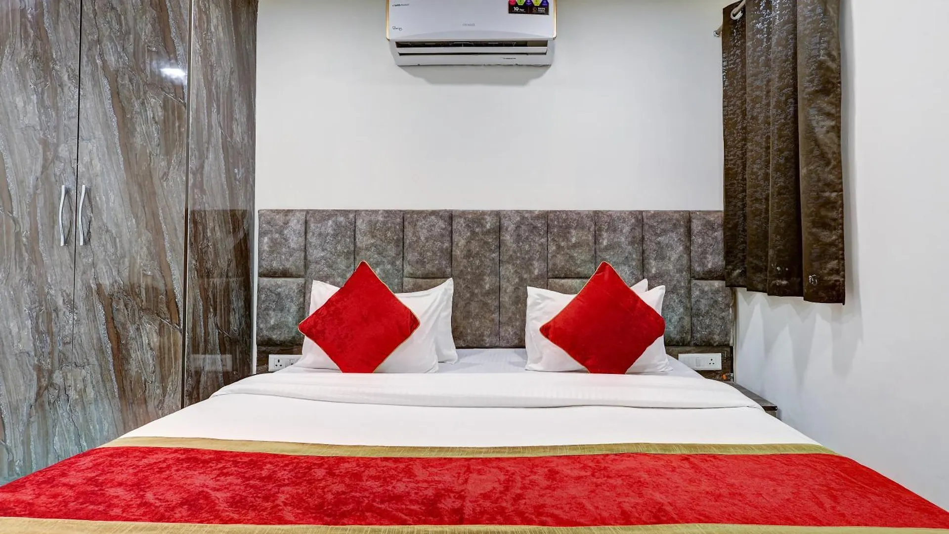 Hotel Airport Near Yashobhumi New Delhi